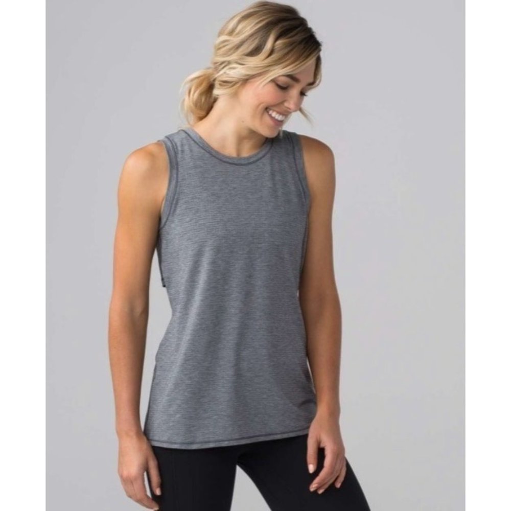 Lululemon Pushing Limits Muscle Tank Top Racer Cutout Longline Small EUC 6645